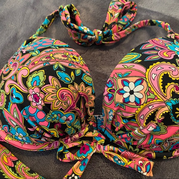 Victoria secret bikini - Picture 2 of 5